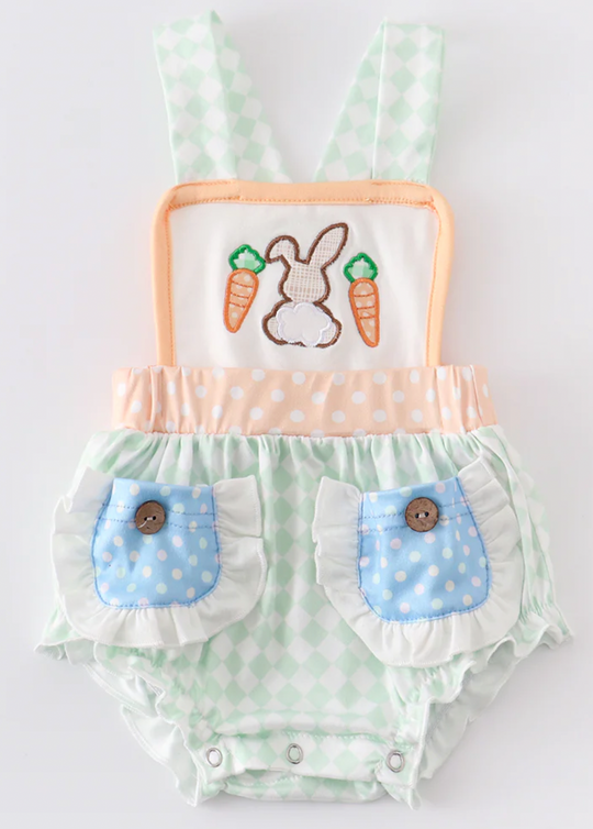 Brown Bunny and Carrots Plaid Pocket Bubble